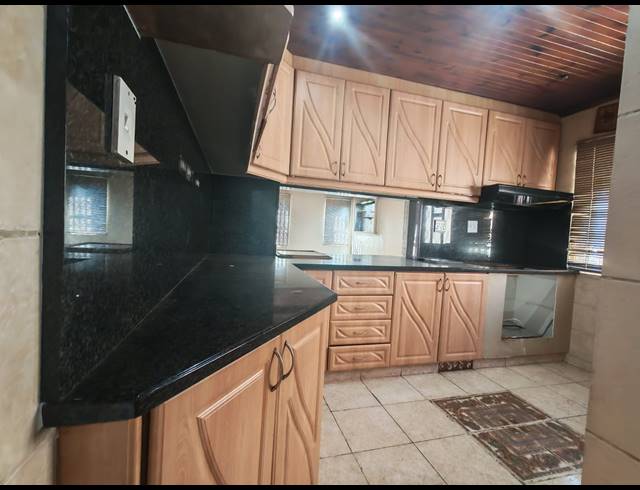 3 BEDROOM FREESTANDING FOR SALE IN WOODVIEW